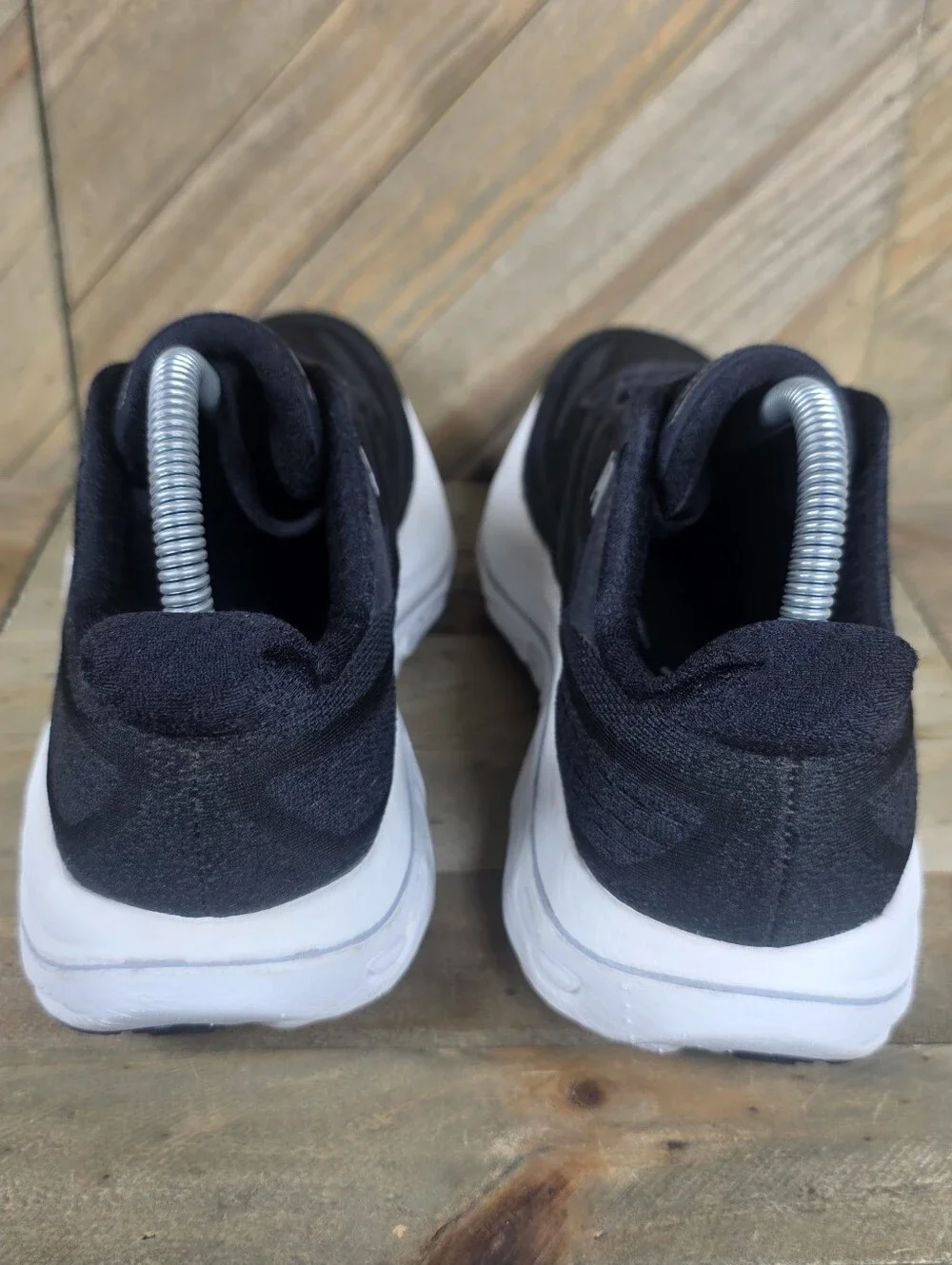 New Balance Fresh Foam X Vongo v6 Womens Athletic Shoes Size 9.5 Black White